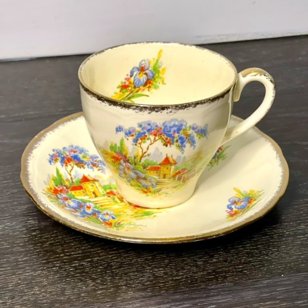 Near Antique (1930s) Alfred Meakin Royal Marigold Teacup & Saucer